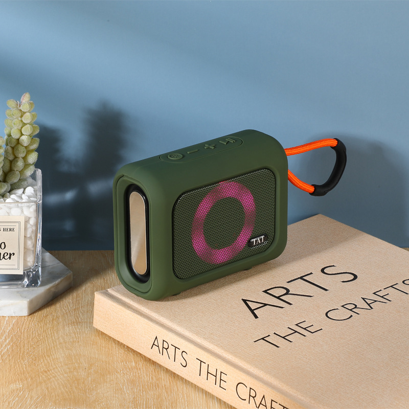 Outdoor new GO3L wireless Bluetooth speaker, subwoofer card insertion, portable, convenient mini seven color light speaker. 