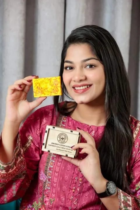 Saffron Sandalwood Handmade Soap – Premium Natural Bath & Skincare Gift 100g - Image 2
