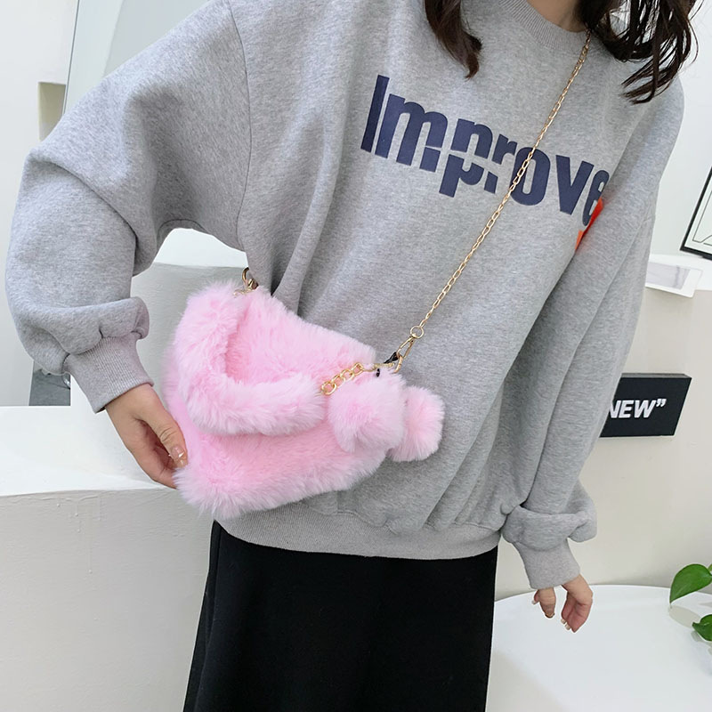 Korean version of plush heart-shaped peach heart bag autumn and winter new plush bag ins one-shoulder cross-body hand-chain women's bag. 