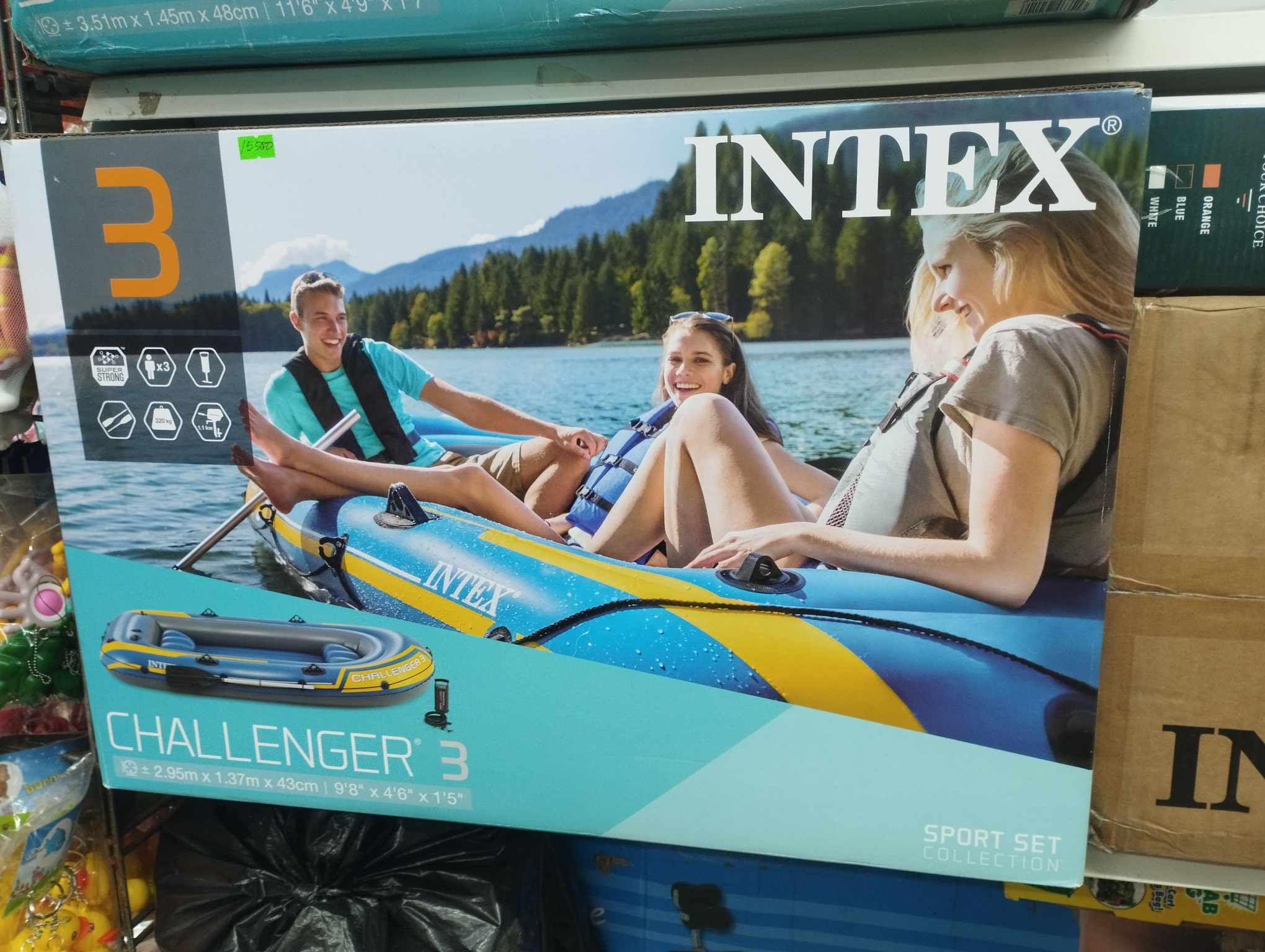 Intex 68370 challenger 3 inflatable air boat set. 