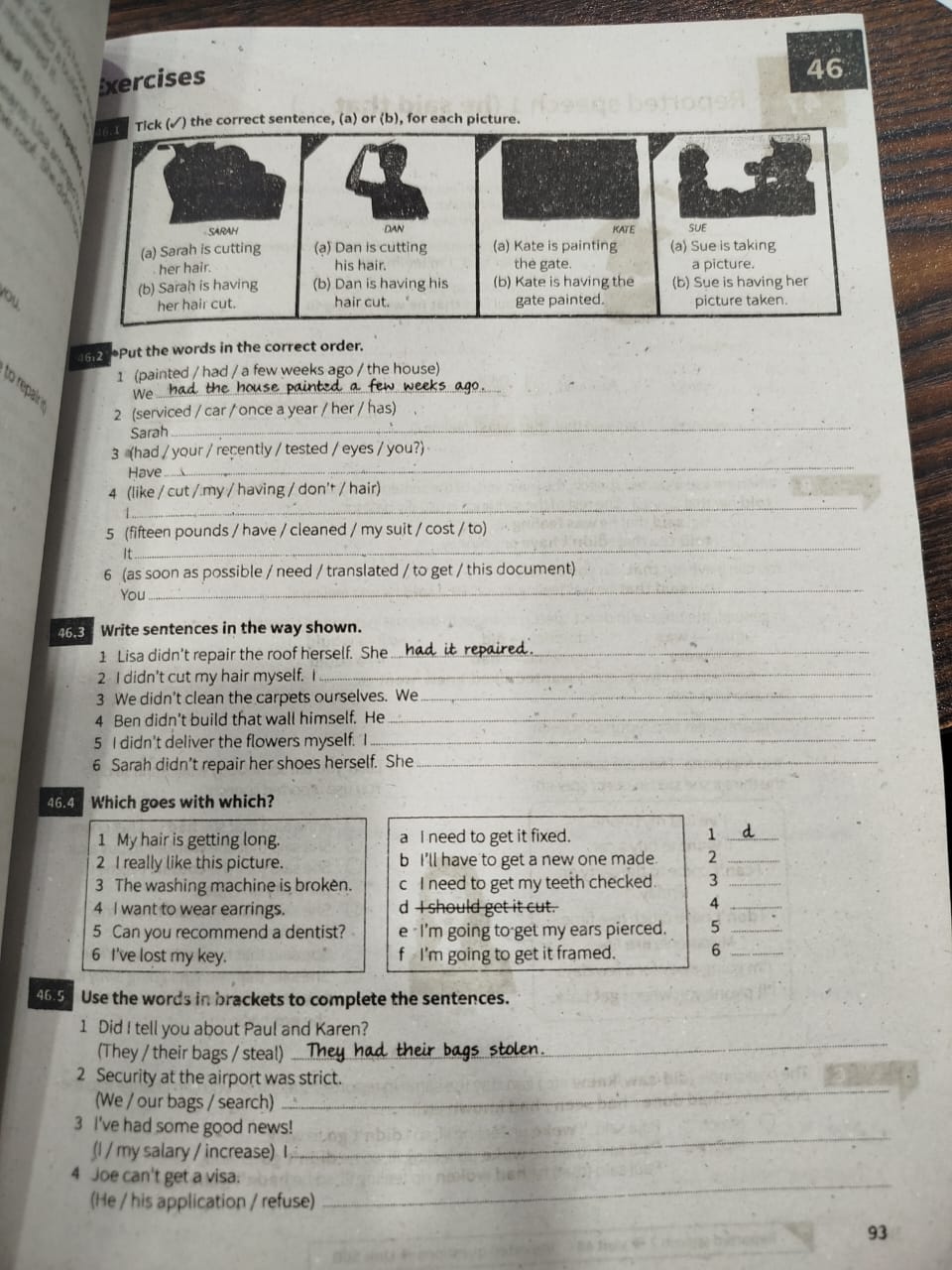 English Grammar in Use by Raymond Murphy. 