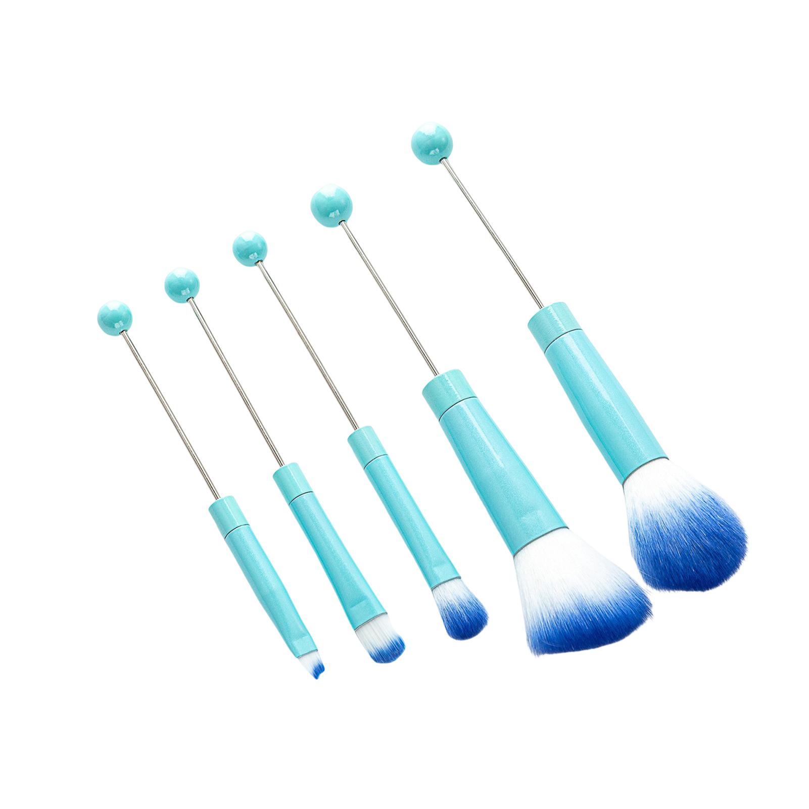 Vividaea T makeup brush set is made of synttic fiber and metal handles, soft texture, no odor, and can bexed well with eye shadow, foundation, eyebrow er, etc.