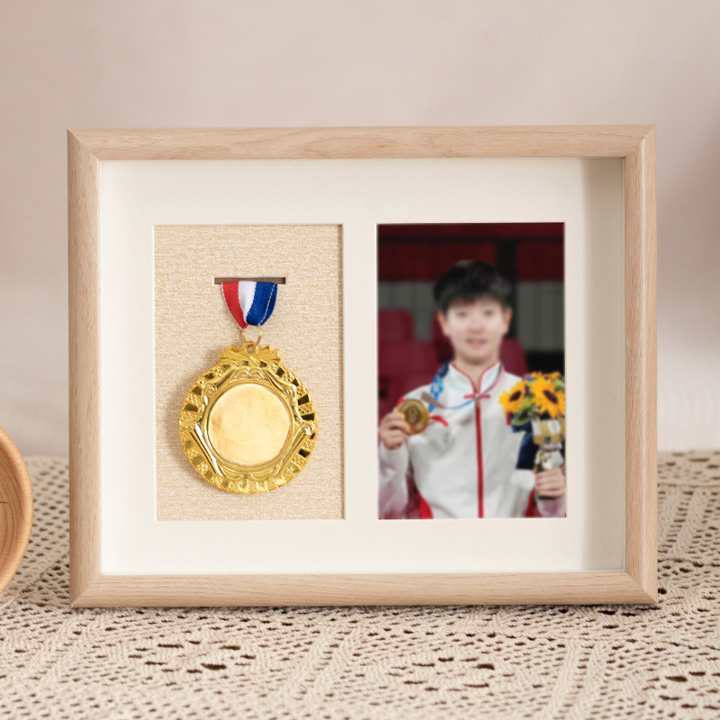 Wooden Honor Medal Display Frame Medal Dust-Proof Display Case Photo Frame for Display Military Sports Medal Picture Frame. 