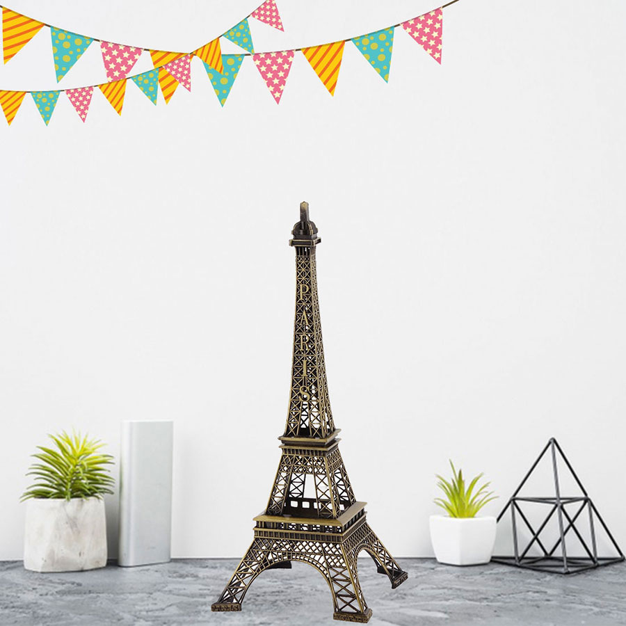 Eiffel Tower Showpiece. 