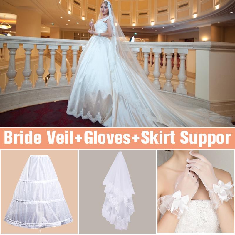 wedding veil and gloves