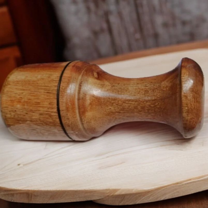 Vorta Making Batna Made By Pure Clay And Wood Smart Kitchen Tools 1 Plate And 1 Wood Handle - Experience Smart Cooking With Vorta Making Batna. 