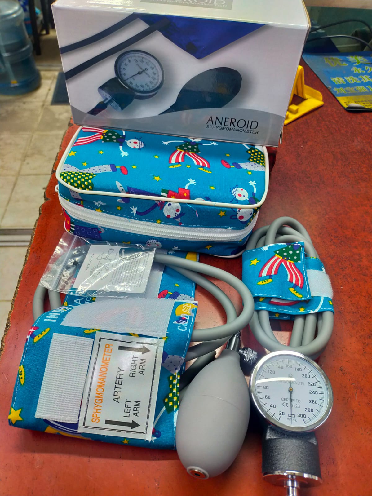 High Quality Cartoon Child Sphygmomanometer Manual Blood Pressure Monitor. 