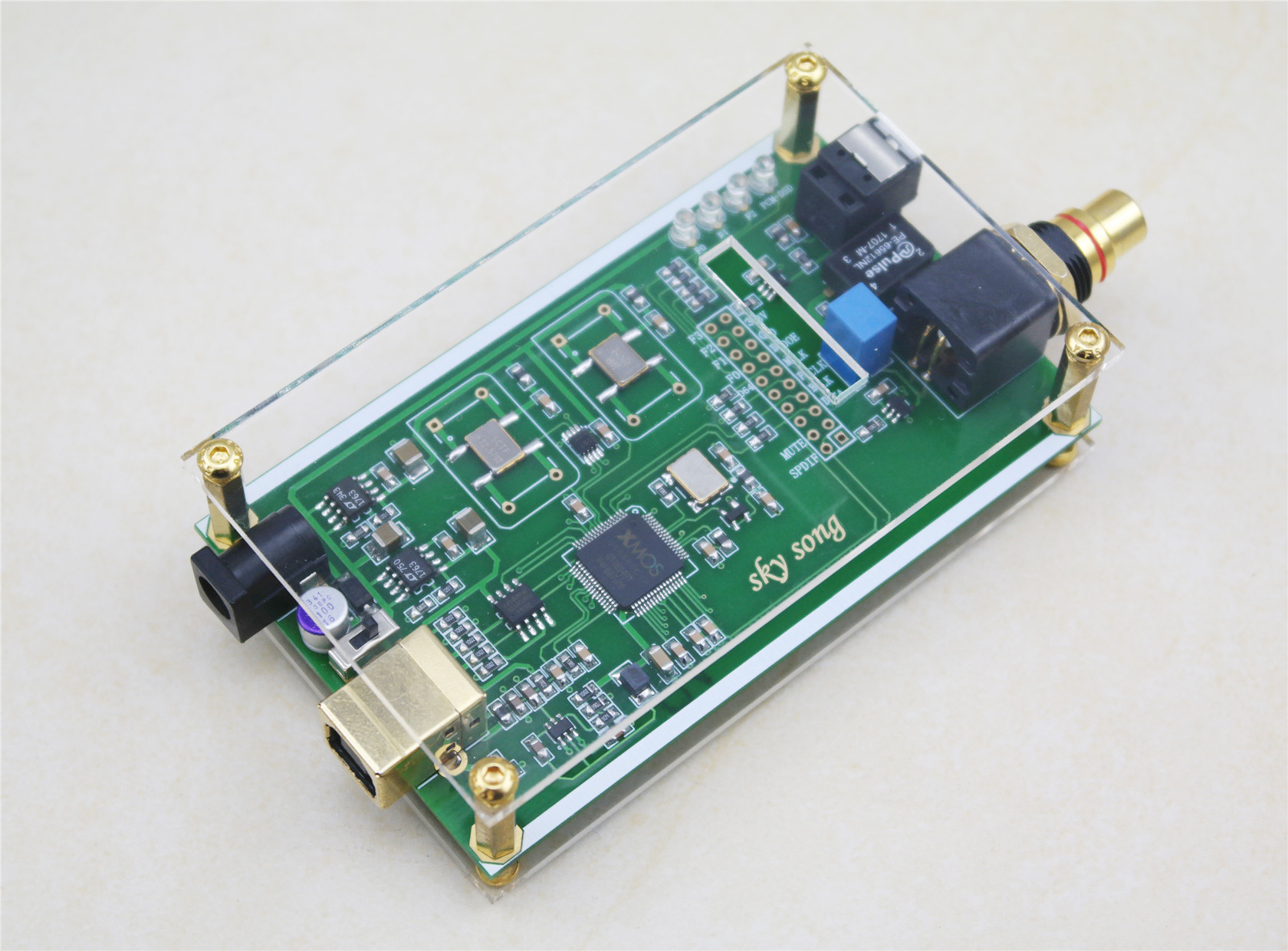 XMOS XU208 asynchronous USB coaxial fiber output digital interface IIS DSD256 spdif dop64. 