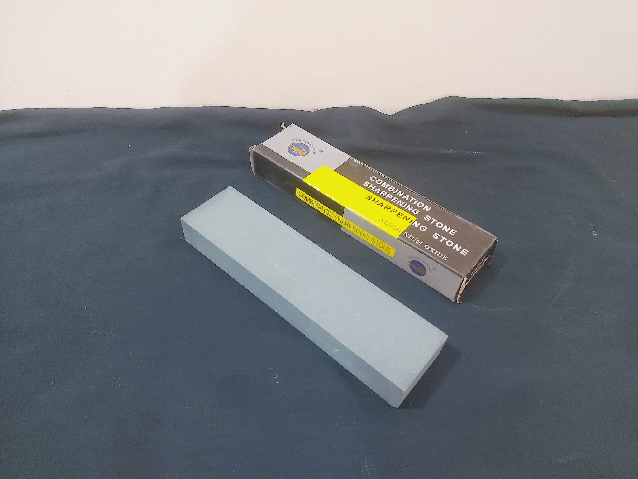 1 পিস whetstone রান্নাঘরের ছুরি শার্পনার। এলোমেলো রং Cd: p40 । - knife sharpener. 