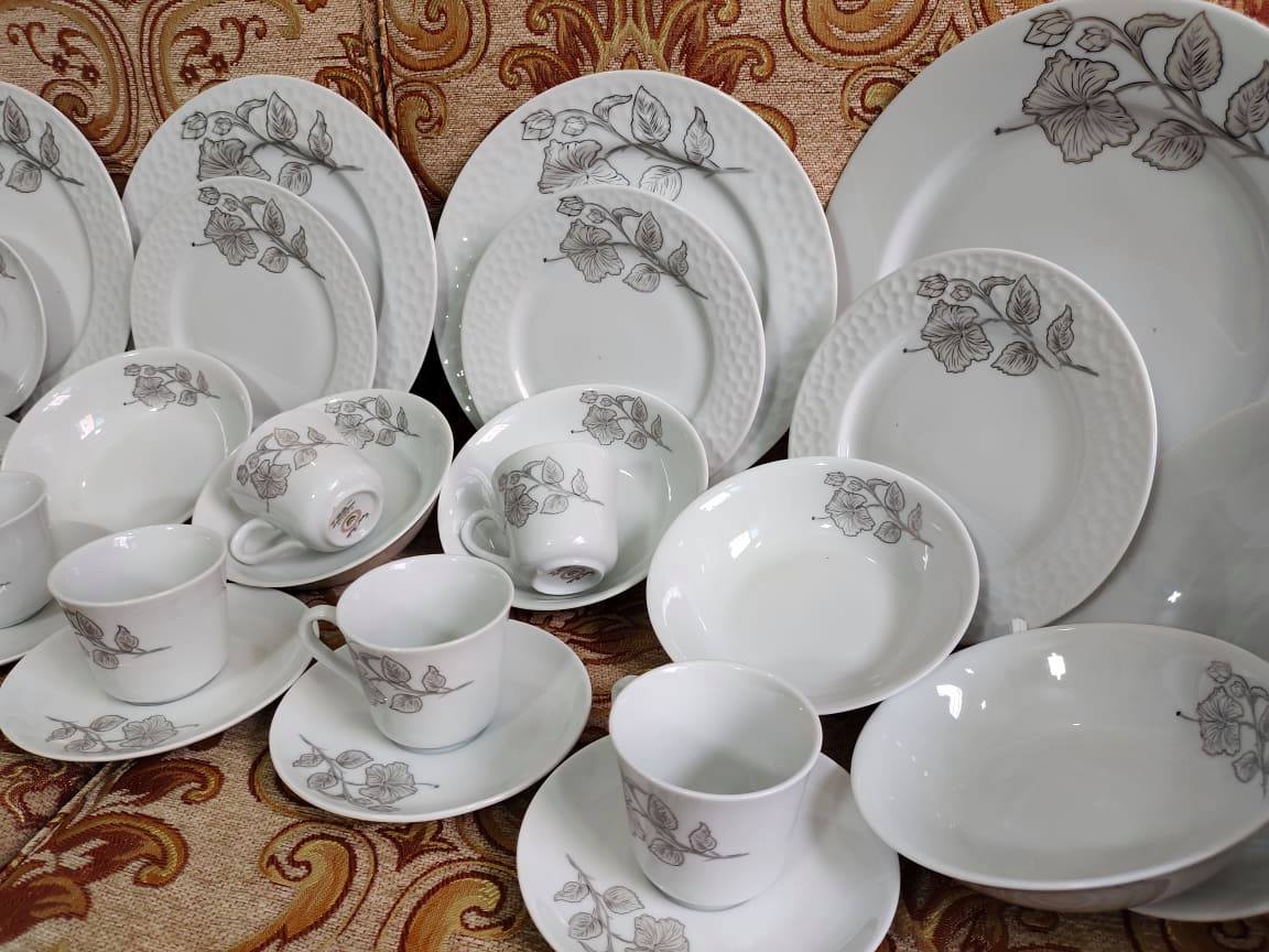 Exclusive Amboss Design 32 Pcs Dinner Set . Ceramic Dinner Set. Dining Set. Dinner Plate, Dinner Half Plate, Cup & Saucer, Sweet Bowl, Big Curry Bowl & Rice Dish Dinner Set. CD:A250.. 