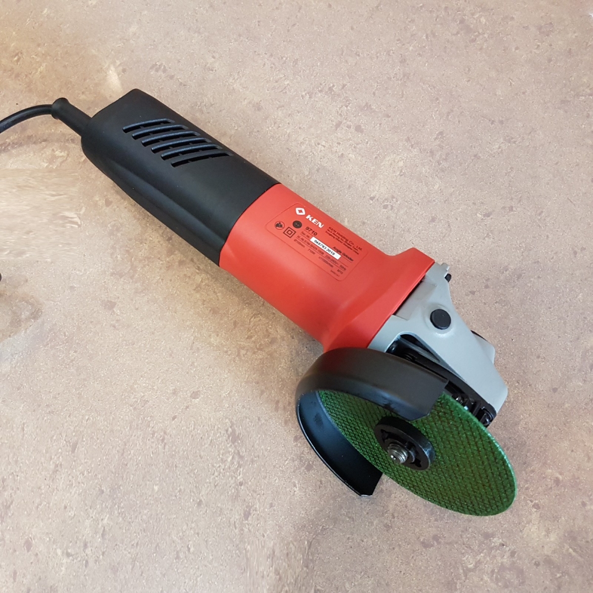 Angle Grinder 4" 710W ( KEN 9710 ). 