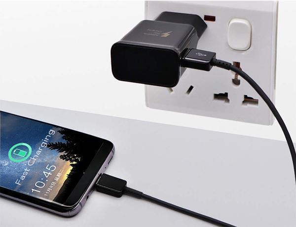 Fast Charger with Type-C Cable for Galaxy S8 and S8 Plus. 