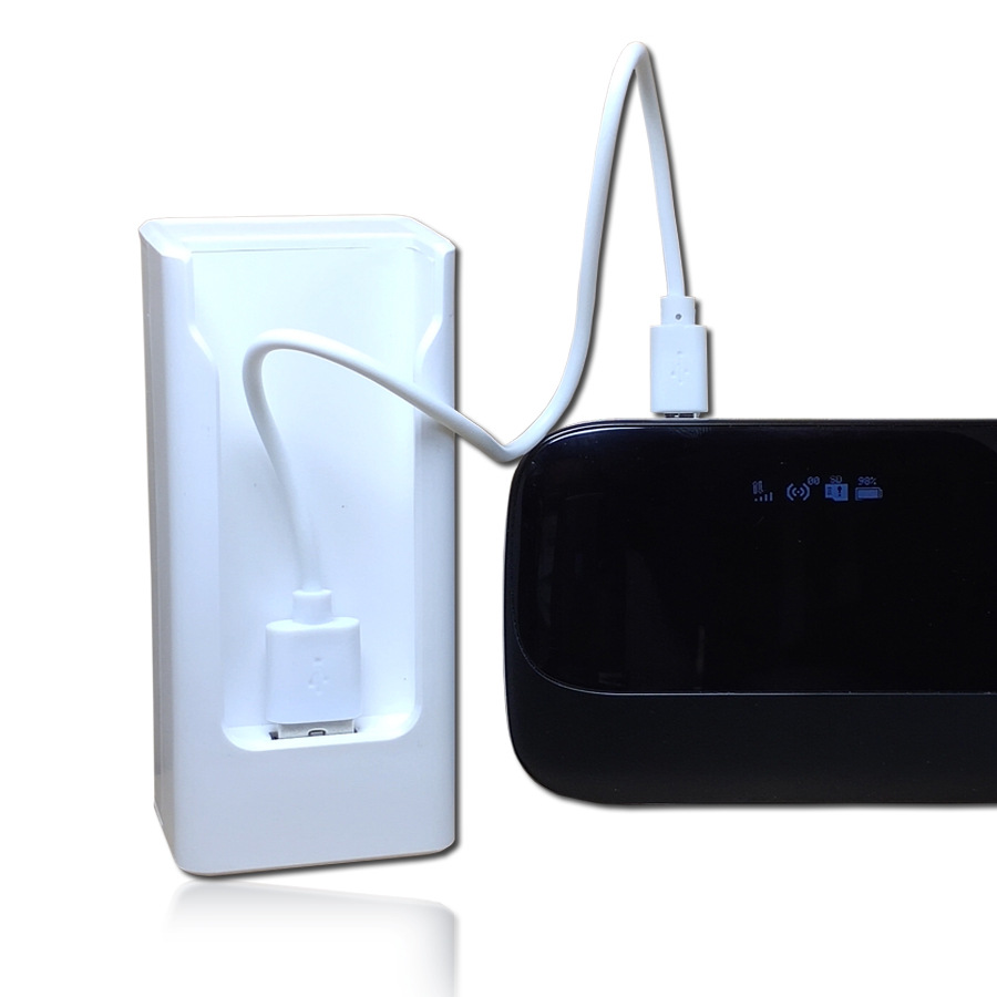 U100 4G UFI wireless network card companion portable WiFi power bank USB mobile phone charging case 5200mAh. 