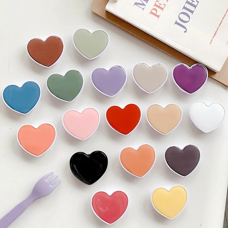 Universal Heart Shaped Phone Socket Holder Finger Grip Bracket Support Telephone for IPhone 13 8 Samsung Pocket Socket Stand. 