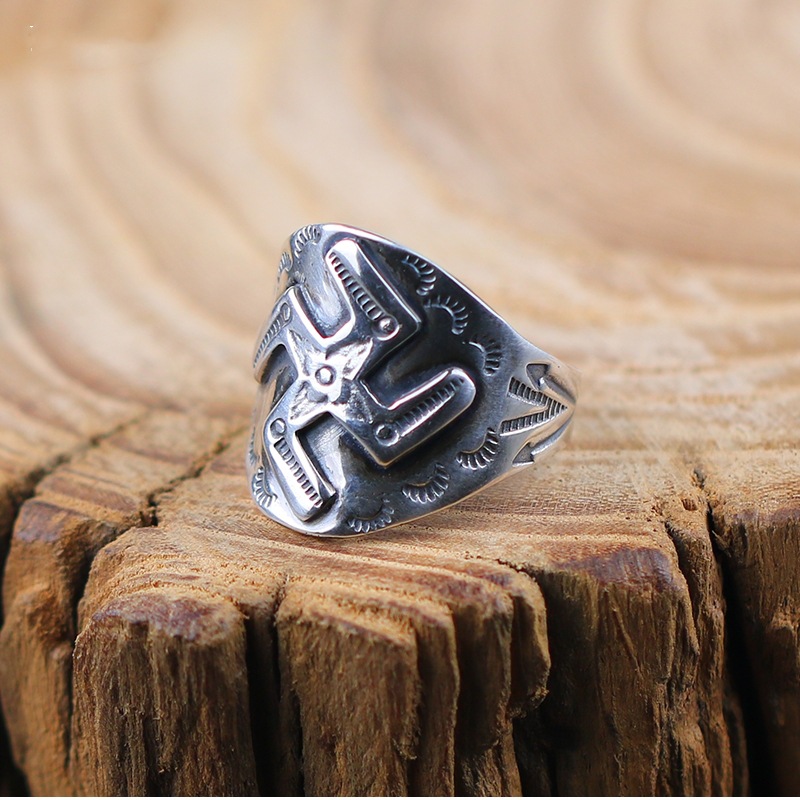 Qishang Retro Larry Smith wide-faced swastika ring copper-plated Qishang Retro Larry Smith wide-faced swastika ring copper-plated