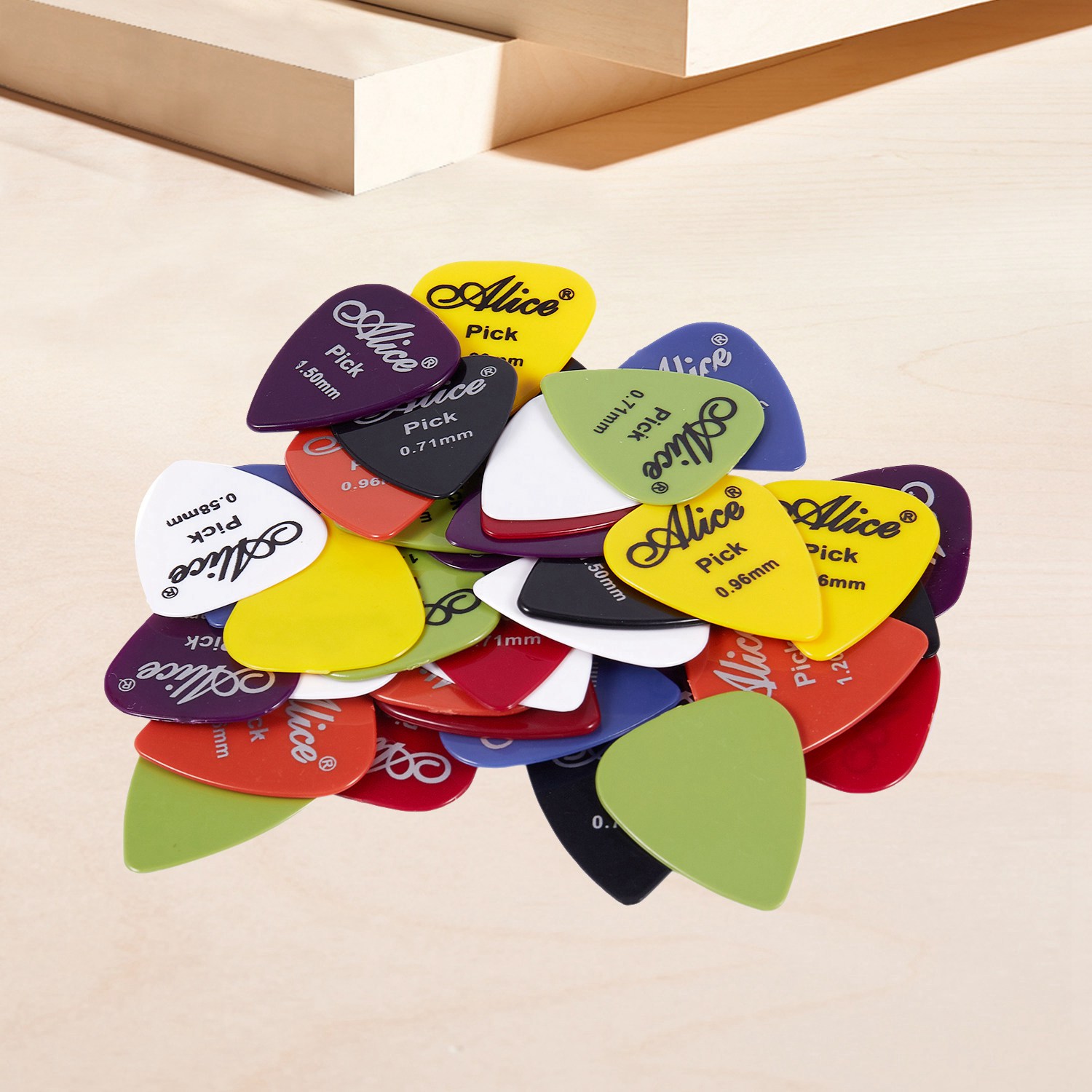 Alice Guitar Pick 1 box case 40 Pieces plectrum mediator mix 0.58-1.5. 