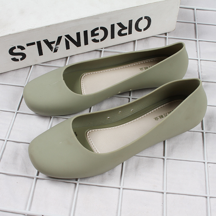 Heli Shark's new fashionable round toe solid color flat bottom indoor and outdoor wear summer daily casual adult women's sandals