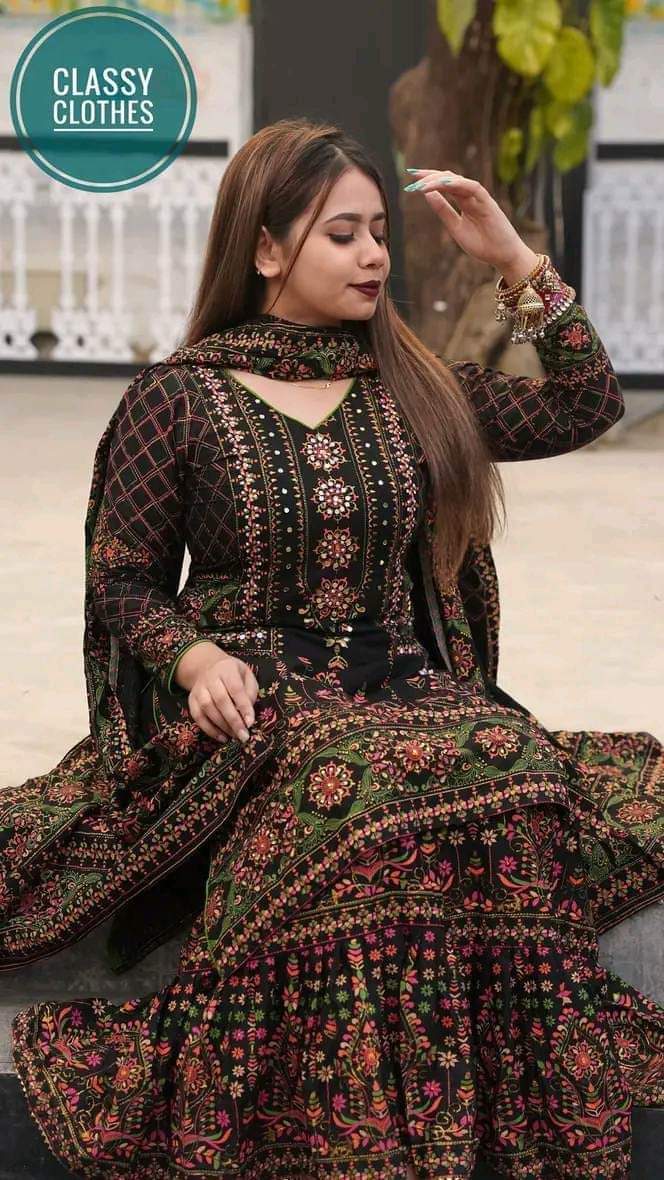 Exclusive Saree Linen Ready-Made Three-Piece Outfit for Women - Embrace Tradition with a Touch of Elegance. 
