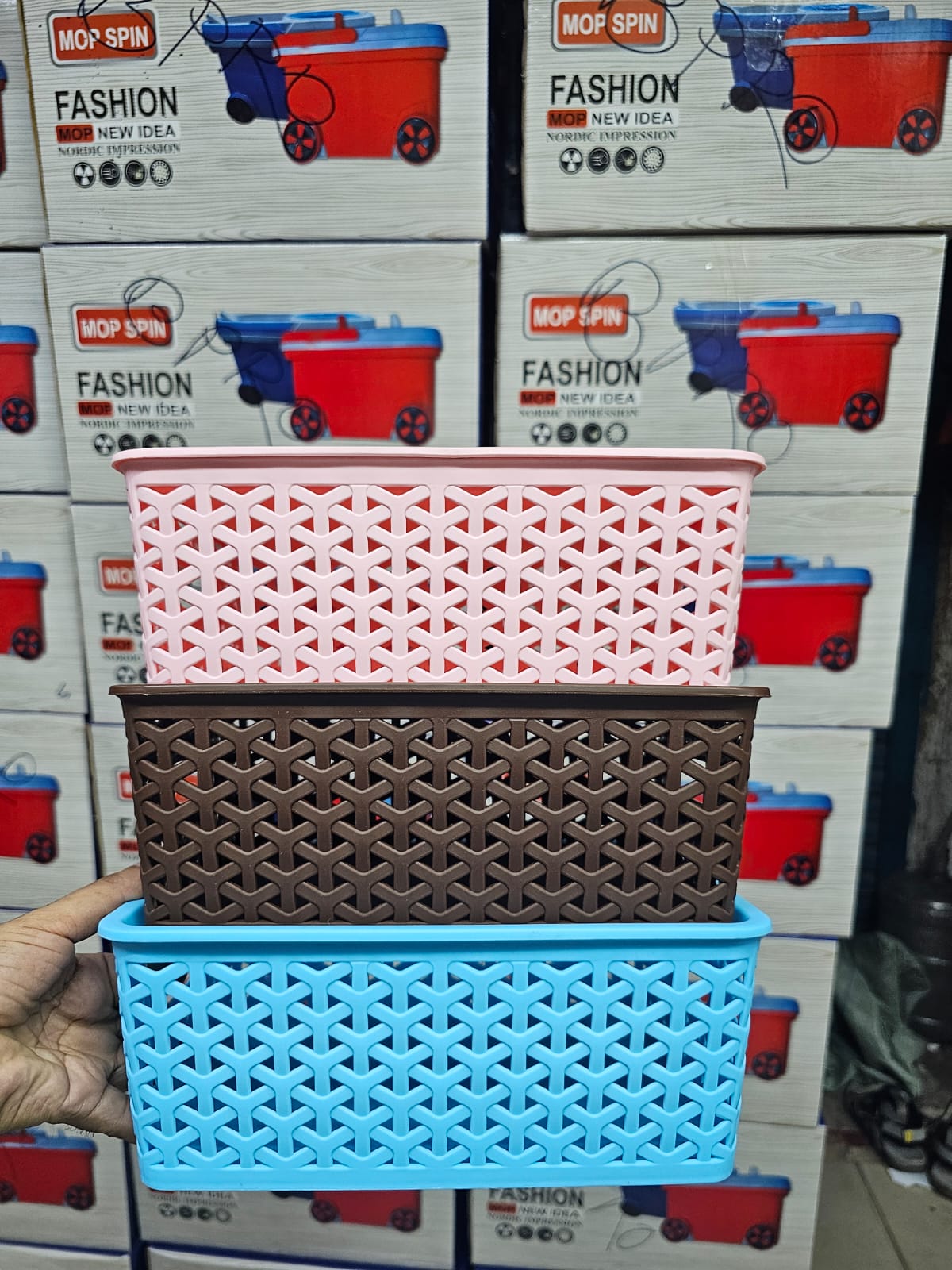 Storage Container Basket/Roti Basket/Chapati Basket/Roti Box/Decorative Container/Eco Friendly Basket with Lid-1 pcs set ● Size is 10inch *7.5 inch*4 Inch (L*W*H) ( Color depend on stock ). 