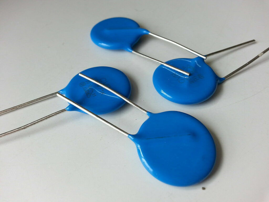 MOV 20D471K 20D-471K Disk Type Metal Oxide Varistor ZOV For Power Supply ZOV 2 Pin Leads . 