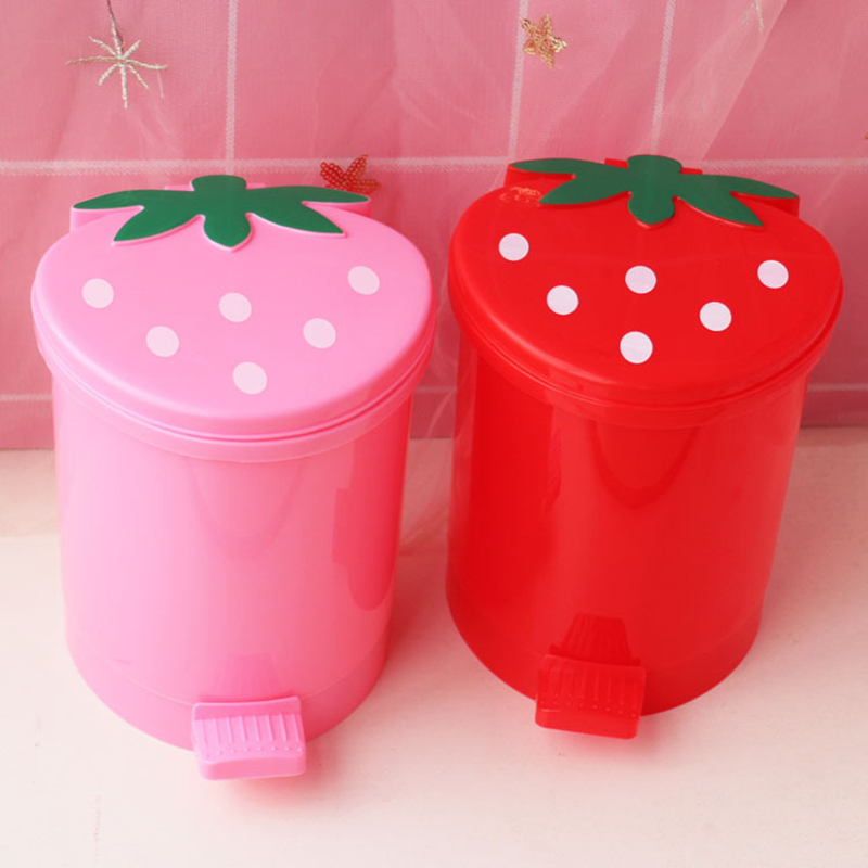cartoon strawberry bucket plastic bucket desktop trash can. 