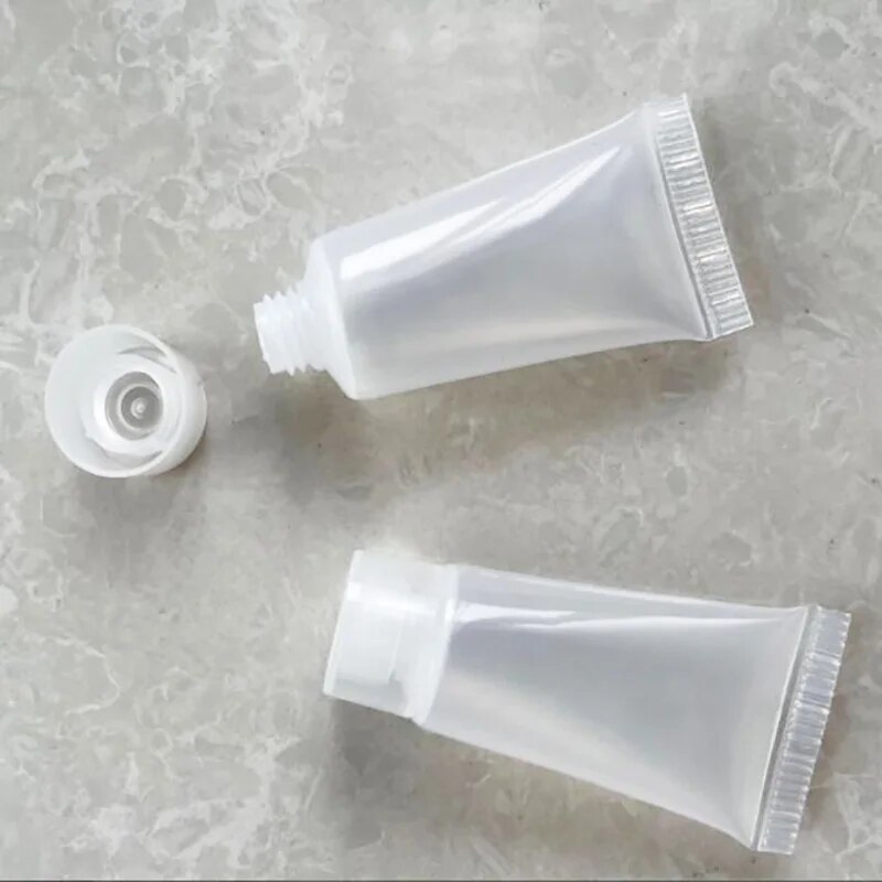 50pcs/lot 5ml 10ml 15ml translucent Plastic Soft Tube Empty Cosmetic Lotion Tube Squeeze Cream Container swivel lid with syringe. 