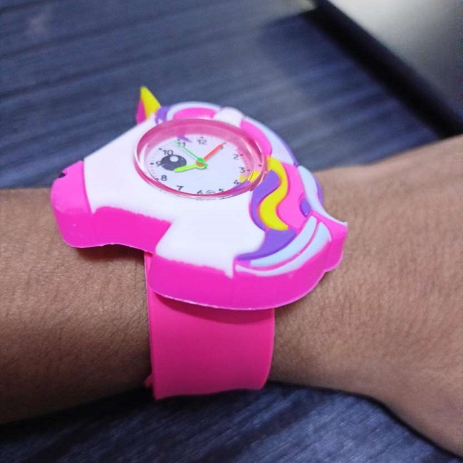 Stylish Beautiful Hand Clock: Keep Time In A Fun And Stylish Way Specially Designed Hand Clock For Kids - Its Playful Design. 