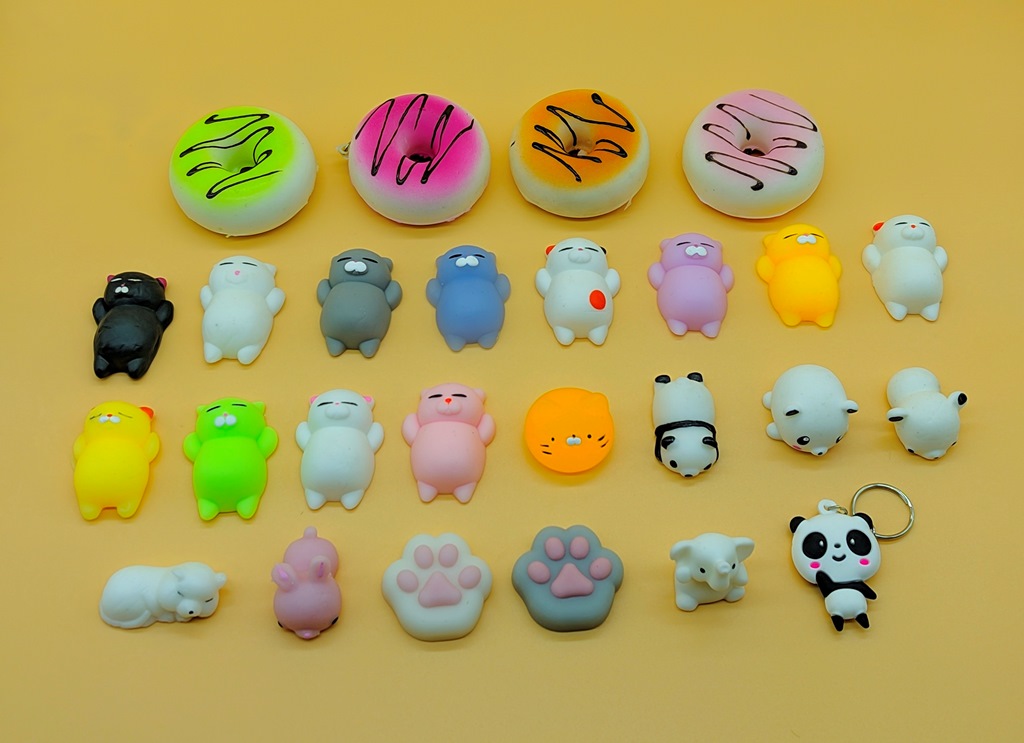 5 Pieces Mochi Squishy Set. 