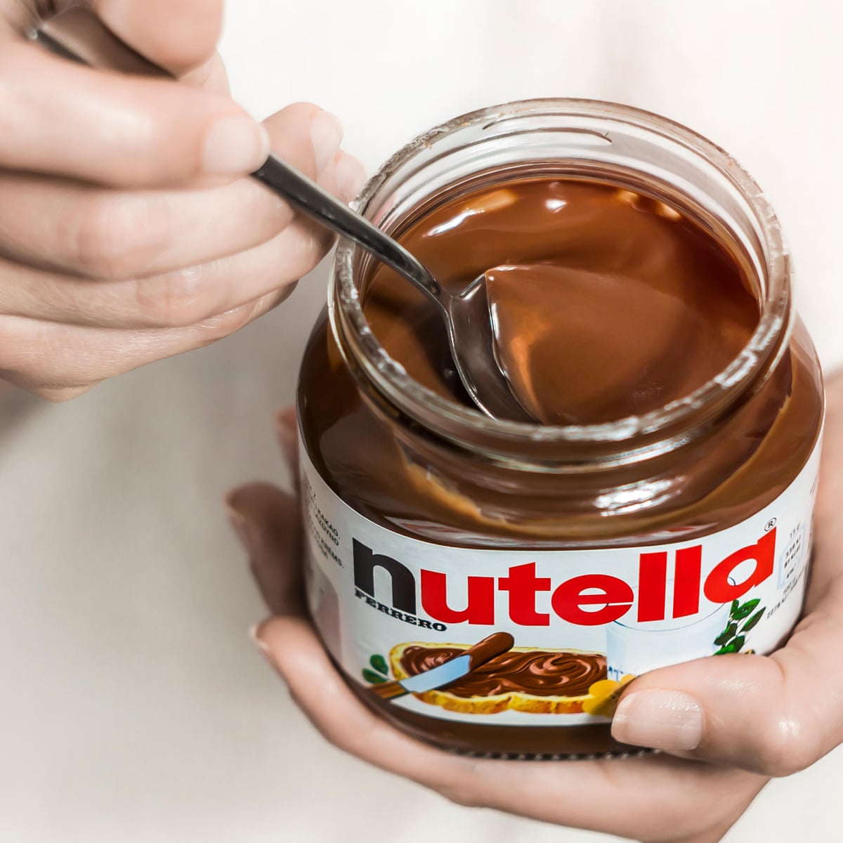 Nutella Chocolate Hazelnut Spread 350G (Imported). 