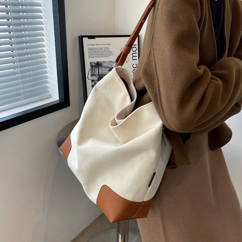 ins lazy windsurf big bag 2024 casual and versatile bucket bag student class bag retro contrast shoulder bag. 