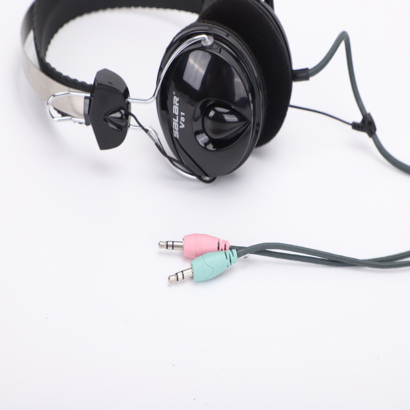 Sound V81 head-mounted computer office conference headset steel head beam rotating microphone voice is clear. 