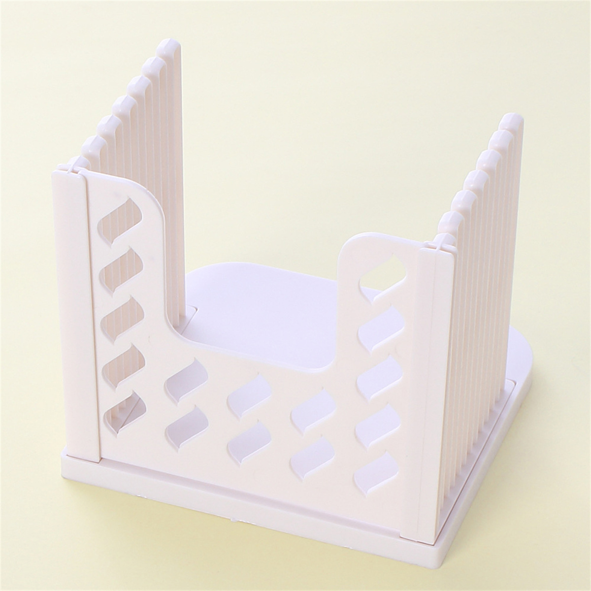 GC Bread Slicer For Homemade Bread, Bread Slicing Guide Adjustable Width, Foldable And Compact Cutting Guide With Crumb Tray, Suitability For Homemade Bread, Bagels, Cakes. 
