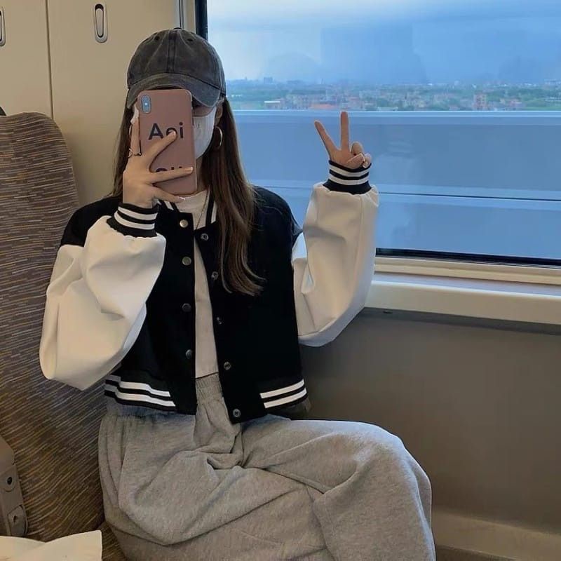 【Raya 2022】 All Size Cotton Fleece Twotone Pattern Korean Style Varsity Jacket for Women. 