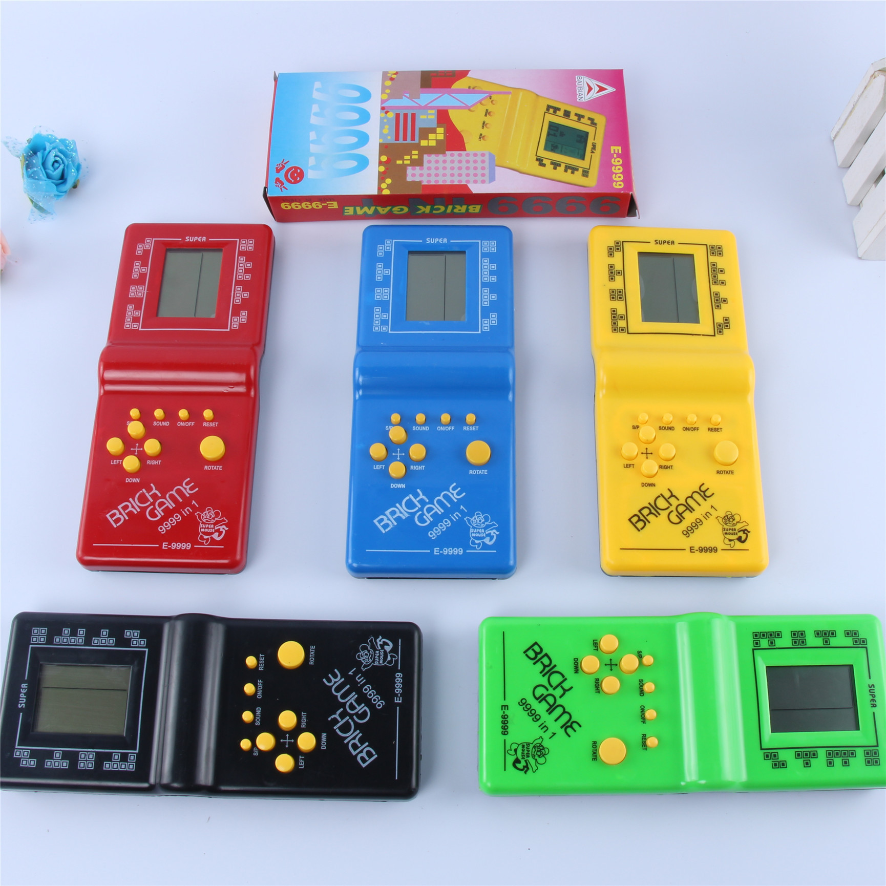 Cross-border Tetris game machine childhood post-80s nostalgia electronic black and white puzzle handheld game machine wholesale