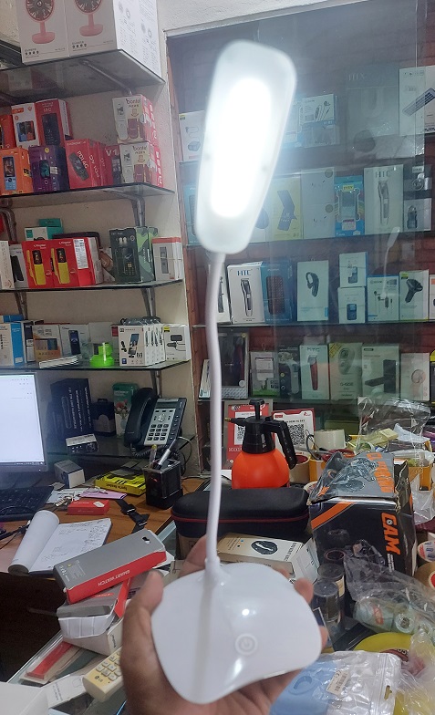AR401 Rechargeable Table Lamp Reading Lamp 360 Degree Rotted. 