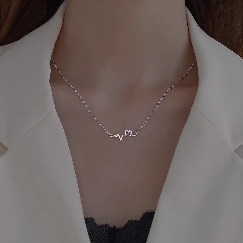 Silver necklace 2021 new style female niche design clavicle chain summer simple light luxury versatile decoration