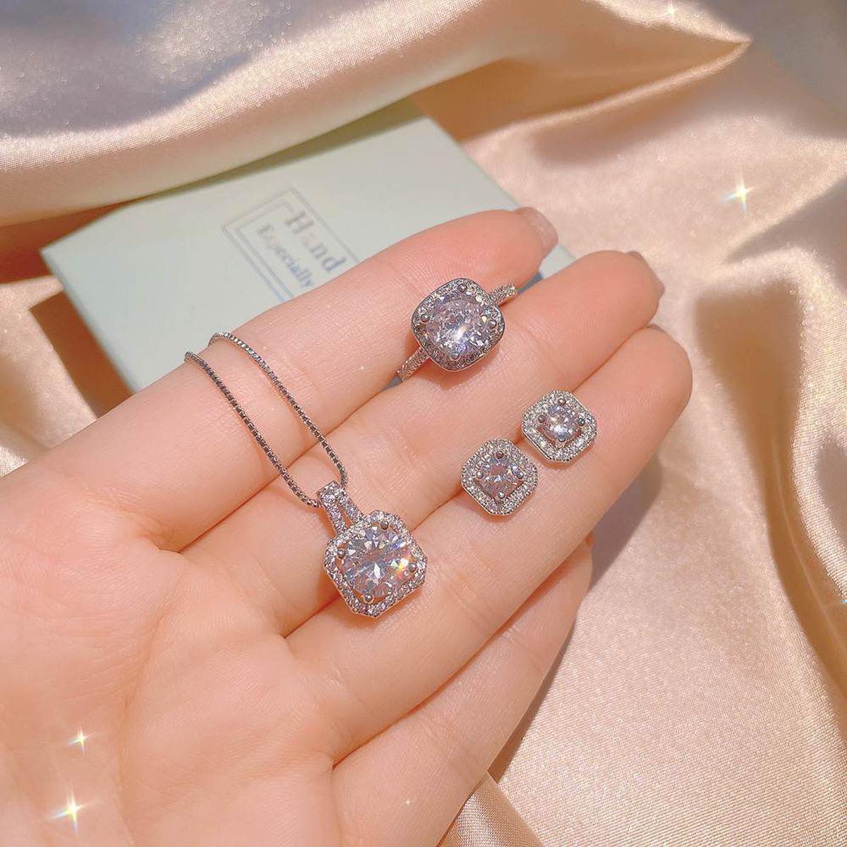 Cute Stone pendent with earrings and rings.