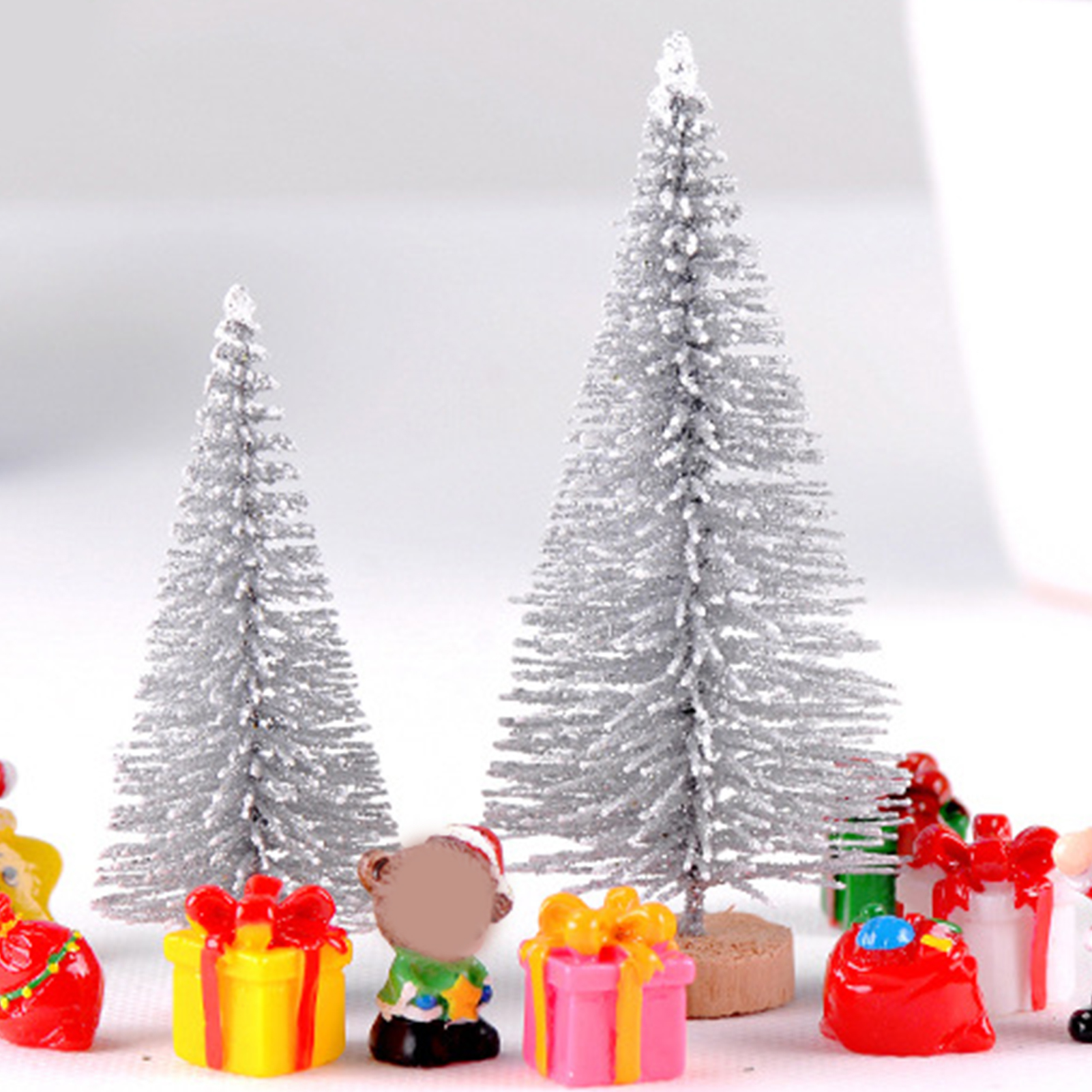 Small Pine Tree Real-looking Mini Artificial Christmas Tree. 