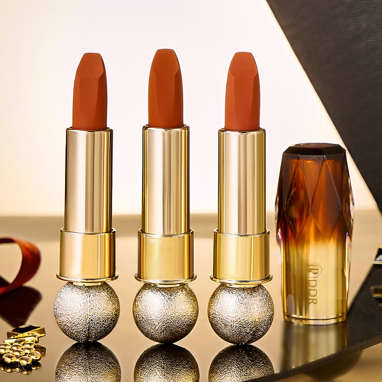DDR Soft Mist Moka Velvet Lipstick Lightweight, rich, silky, non-sticky, not easy to fade, matte velvet lipstick. 