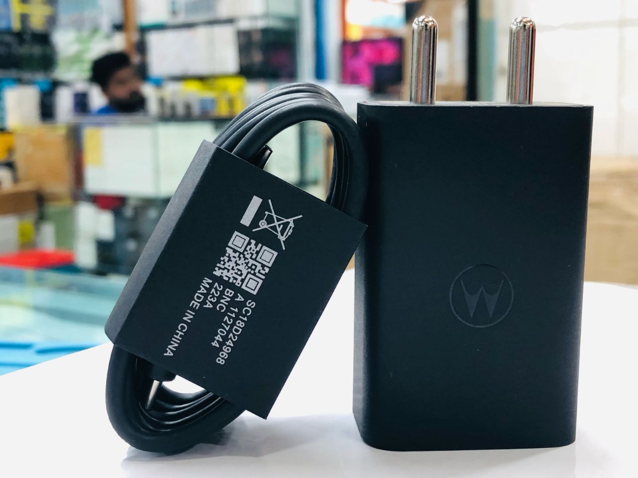 Motorola Chargers TurboPower 68W USB-C PD Mains Wall Charger Power Adapter with 1m 6.5A USB-C to USB-C Ultra Fast Cable. 