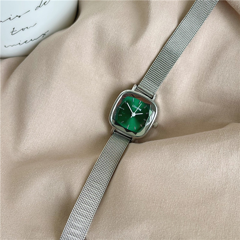 Women's High-class Cold Style Niche Quartz Watch Women's Simple Elegant Retro Square Small Dial. 
