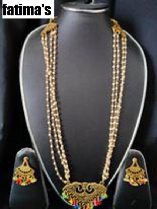 Women handmade fashionable necklace set (Colours Available)