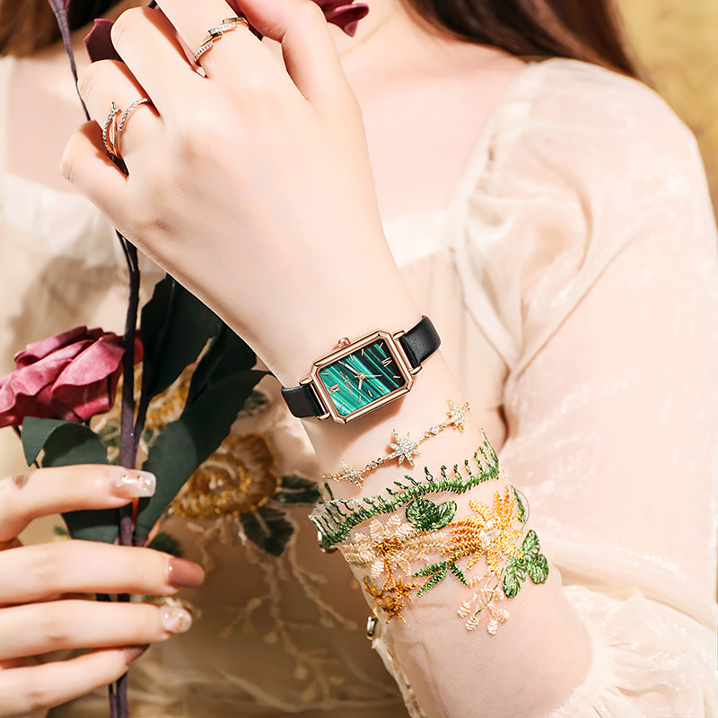Ins style retro temperament square student watch POPLOV peacock green ladies quartz watch trend small green watch. 