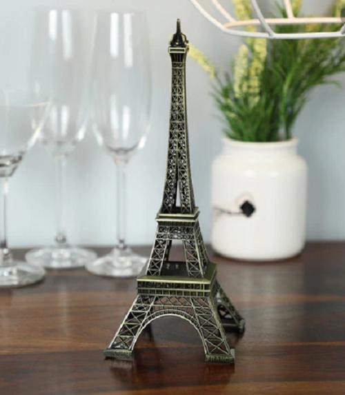 Eiffel Tower Showpiece. 
