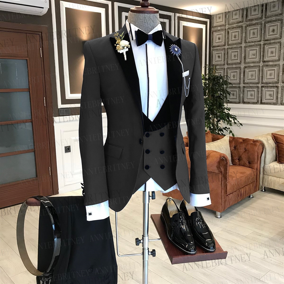 2022 Classic Brown Suit Men 3 Pieces Custom Made Fashion Groom Wedding Suit Tuxedo Elegant Party Business Blazer Vest Pants Set. 