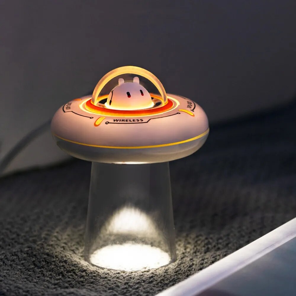 New O2 Project Creative UFO Design 15W Fast Magnet Wireless Charging Pad Magnetic Qi Wireless Charger for iPhone 12