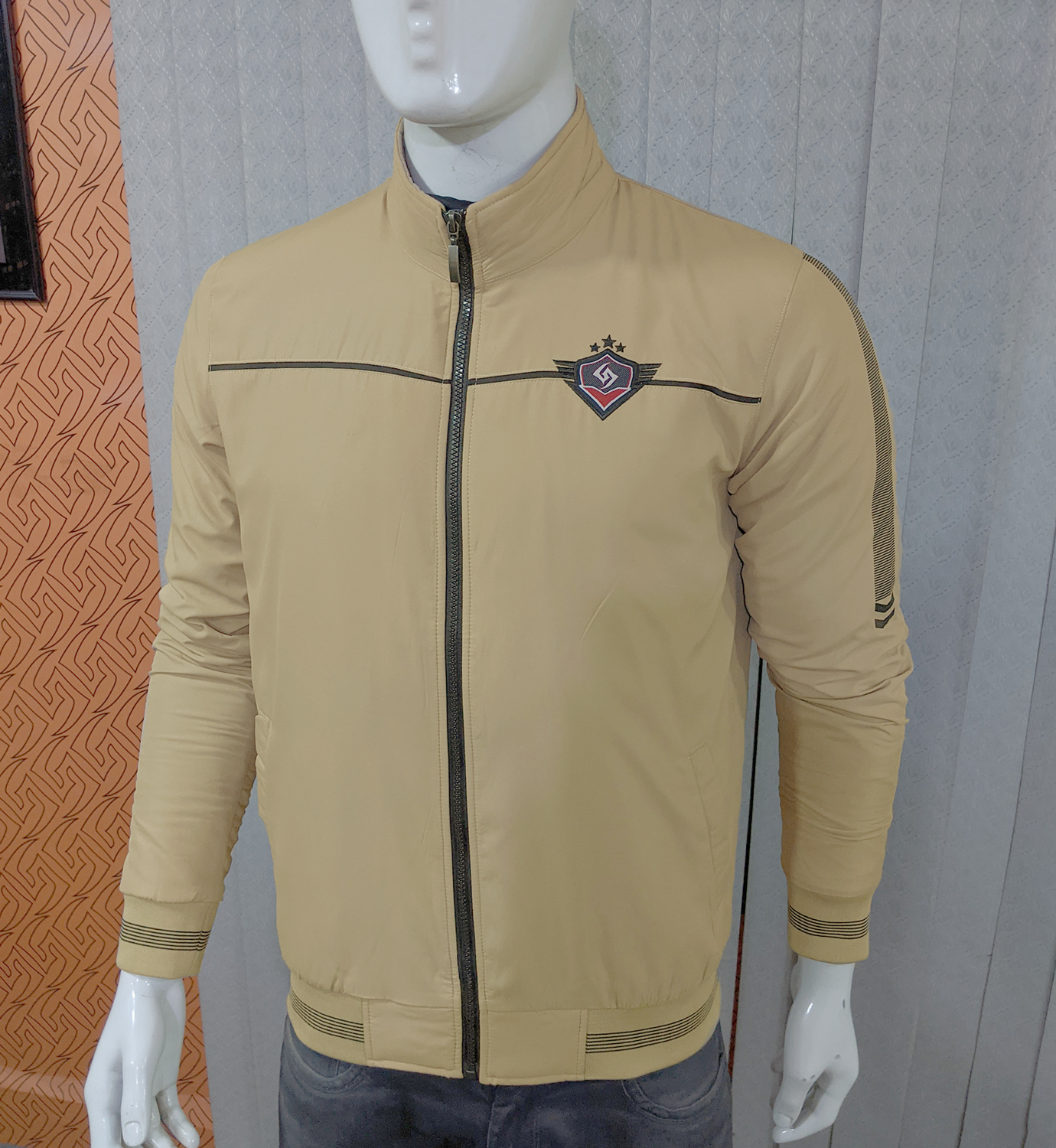 Shohure Biscuits color Double part air proof jacket. 