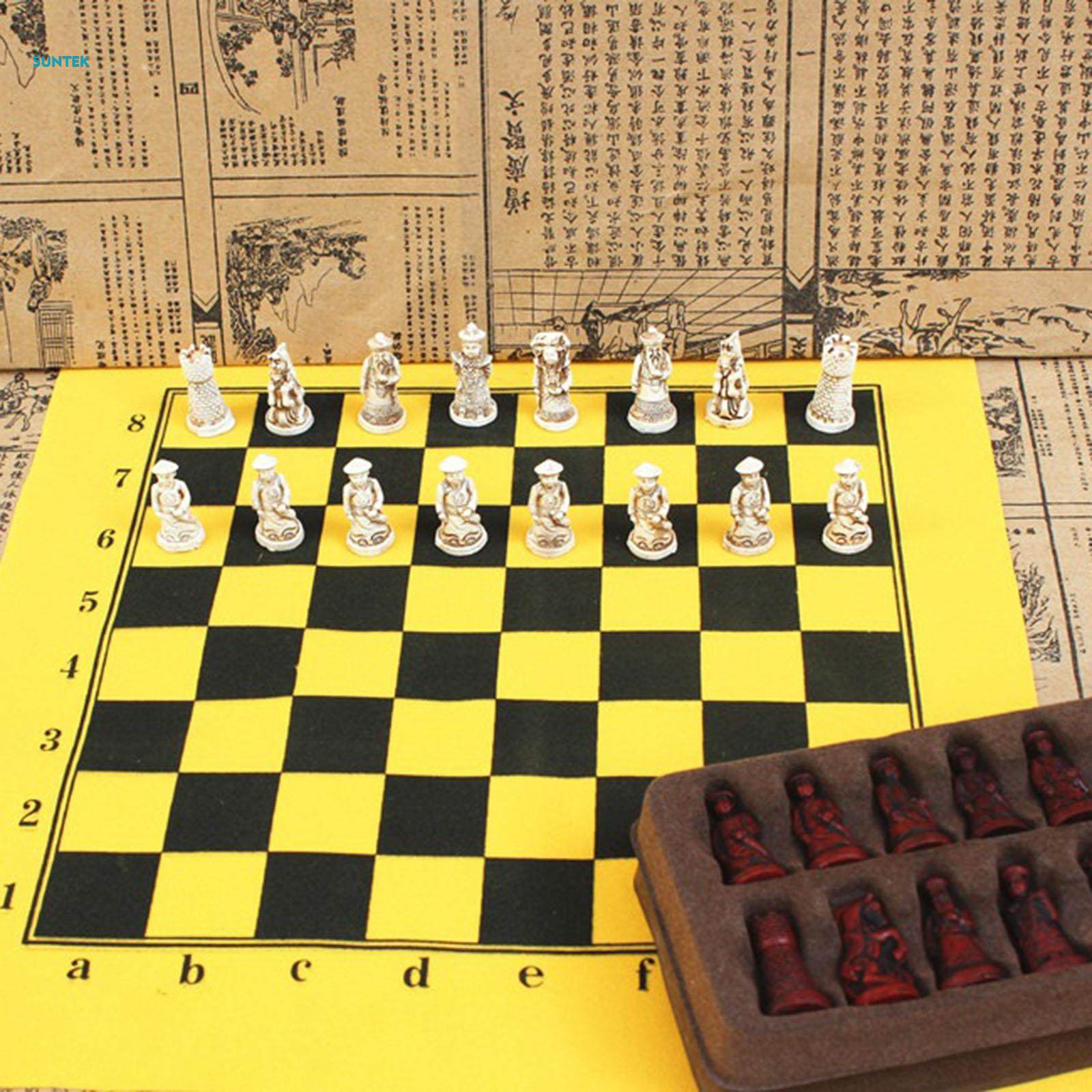 Chess Set Folding Roll up Chess Board Carving Resin Chessman Classic Figures Chess for Gift Camping. 