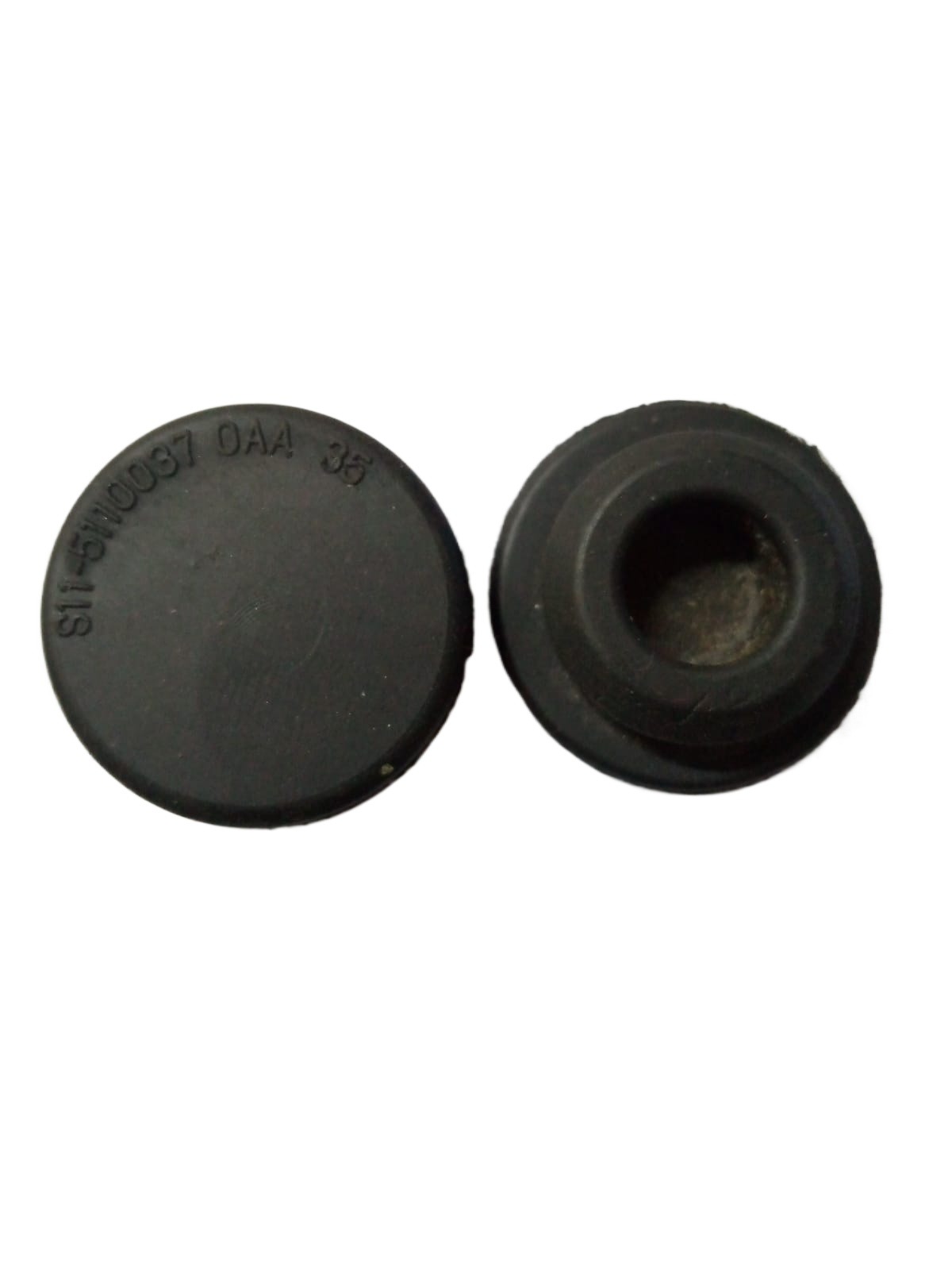 Original Chery QQ QQ3 back door buffer back door blocking threshold cover covering old QQ back door blocking unit price. 