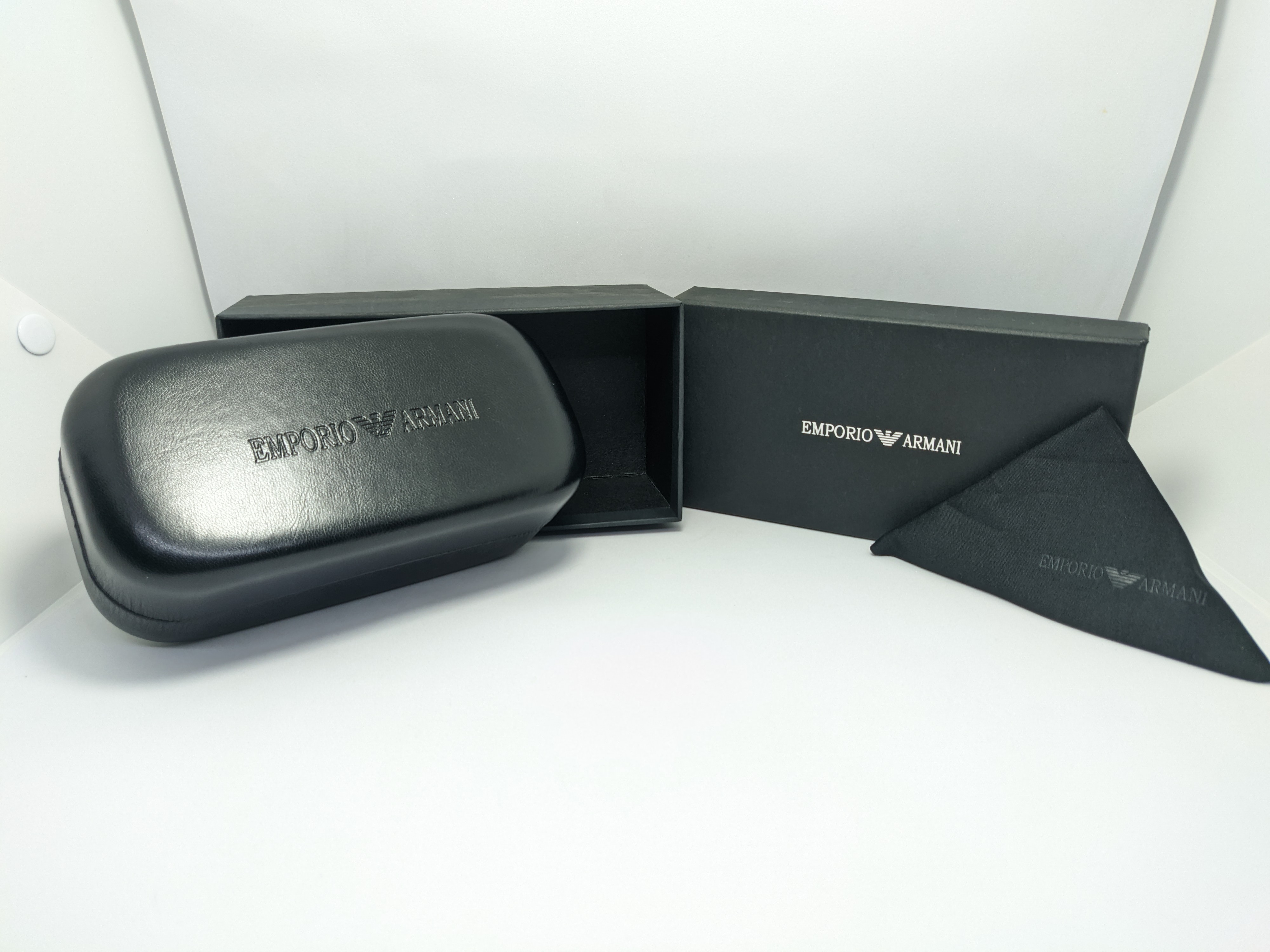Exclusive Box Black Color Branded Box Full Sate For Sunglasses & Eyeglasses. 